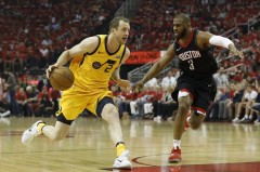 字母哥续约密尔沃基雄鹿队，NBA新赛季雄鹿队前景展望